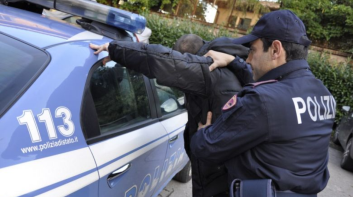 بسبب كرة القدم.. مشاجرة بالسلاح الأبيض بين مصري وسنغالي في إيطاليا